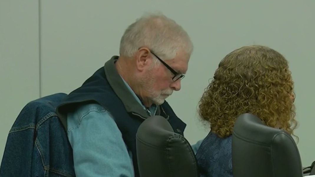 AZ border rancher's trial reaches halfway point